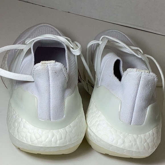 Adidas Men's Ultraboost 22 Running Shoes - Picture 8 of 13